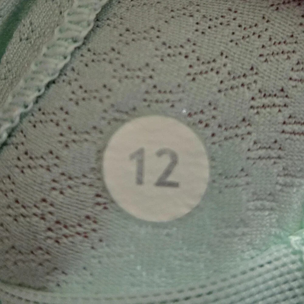 Lululemon Free To Be Bra - 12 Toothpaste